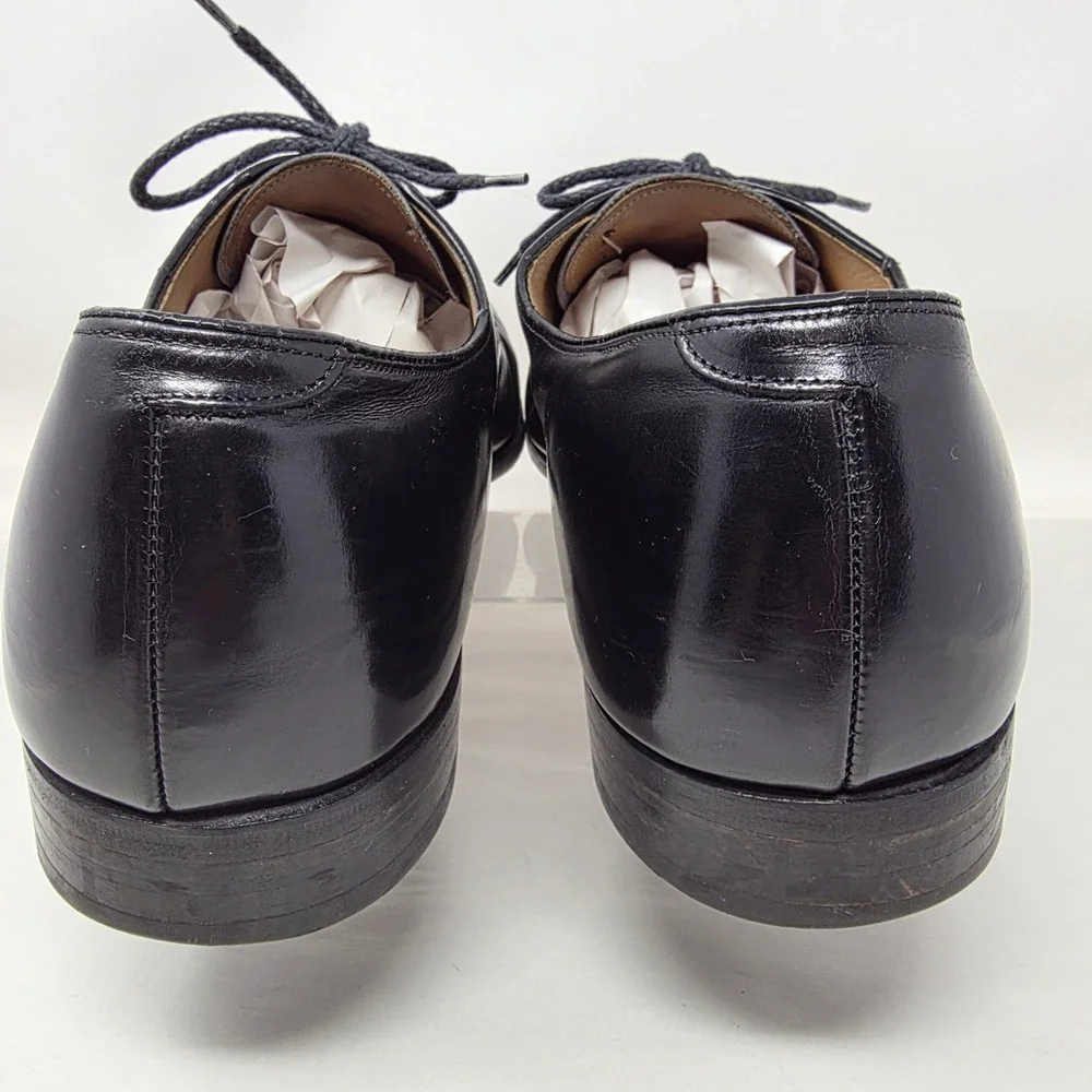 Johnston & Murphy ships from